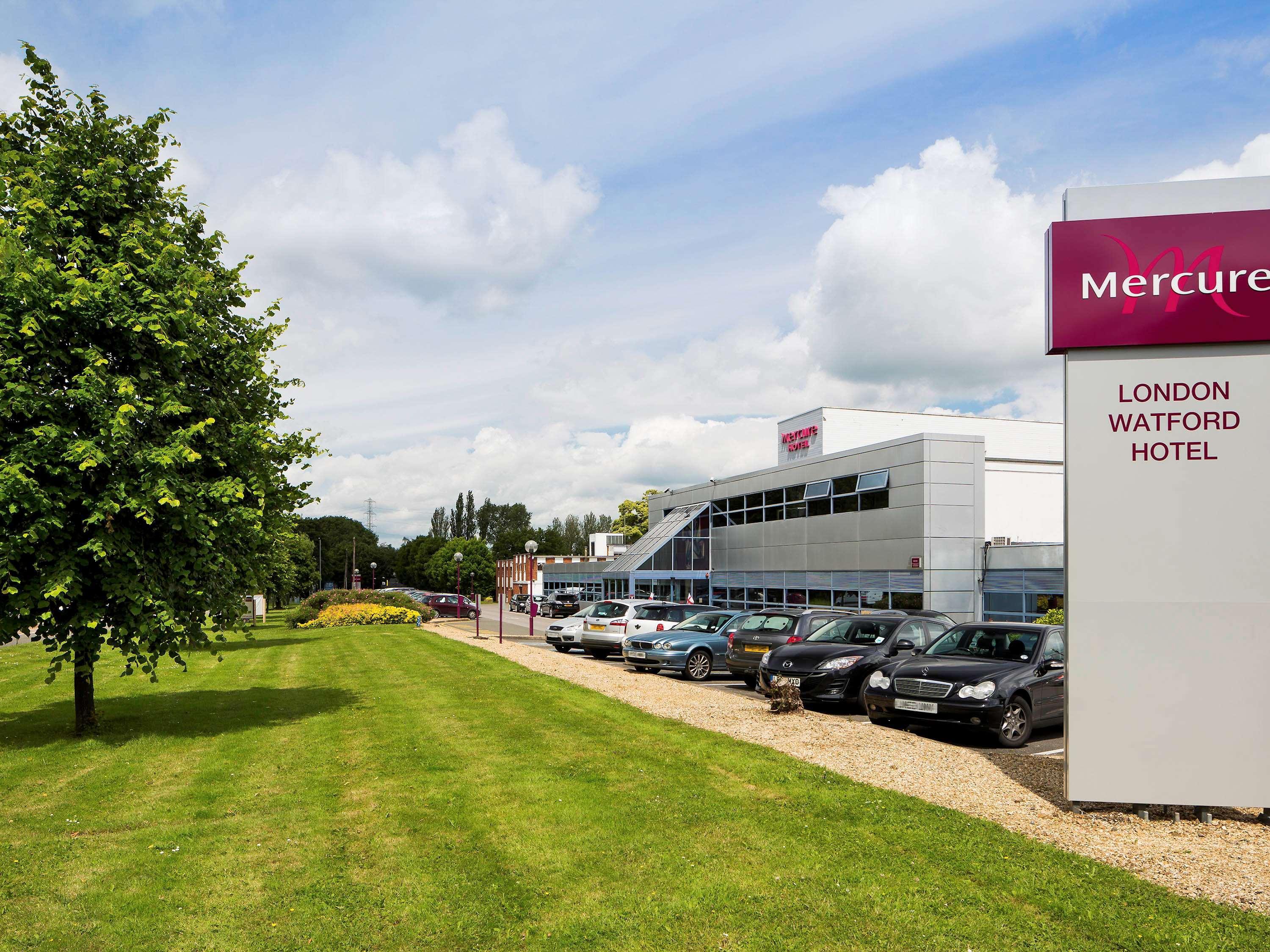 Hotel Mercure London Watford 4*