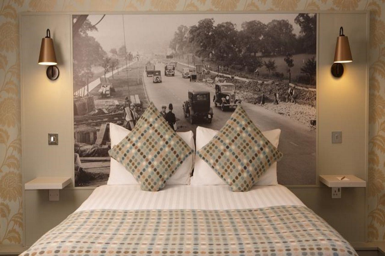 Hotel Mercure London Watford 4*