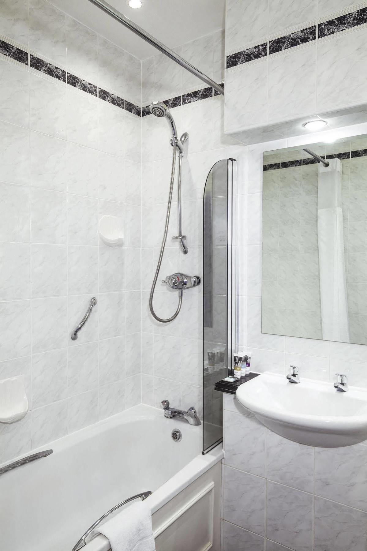 Mercure London Watford 4*
